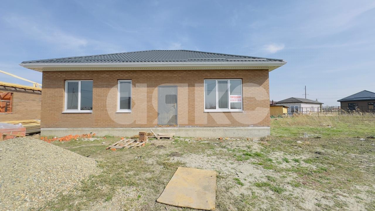 Фото №1: Дом 114 м² + 7.5 сот. - Кореновск, мкр. 1-й квартал, ул. Хабибуллина, 18