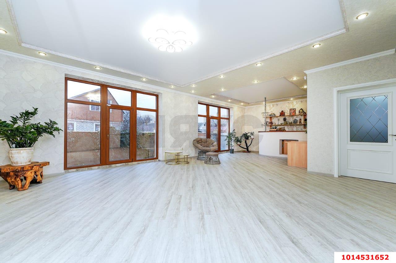 Фото №7: Дом 218 м² + 4.78 сот. - Кореновск, мкр. 2-й квартал, ул. Венеры Павленко, 3