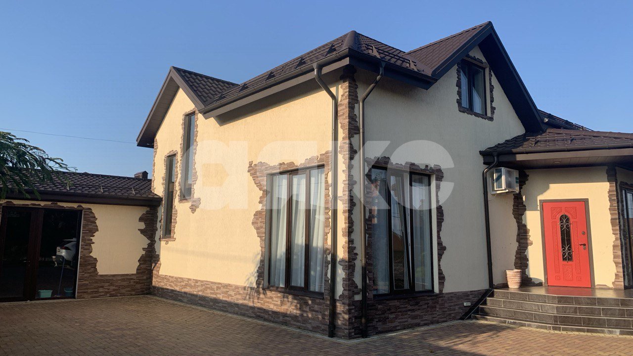 Фото №1: Дом 249 м² + 5.3 сот. - Кореновск, ул. Крымская, 1К