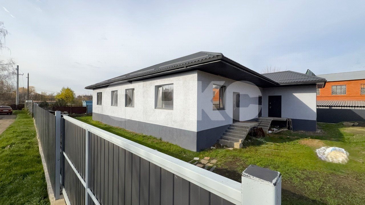 Фото №1: Дом 220 м² + 9 сот. - Кореновск, мкр. 2-й квартал, ул. Железнодорожный Дом