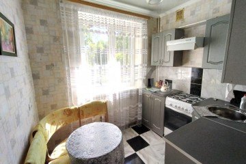 Фото №1: 2-комнатная квартира 42 м² - Кореновск, мкр. 2-й квартал, ул. Комсомольская, 35