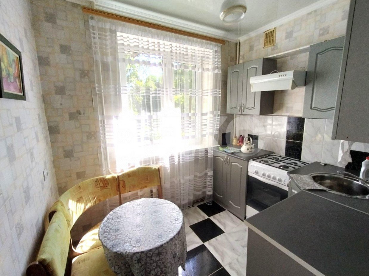 Фото №1: 2-комнатная квартира 42 м² - Кореновск, мкр. 2-й квартал, ул. Комсомольская, 35