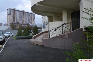 Фото №2: Коммерция 56 м² - Краснодар, мкр. Центральный, ул. Дмитриевская Дамба, 10